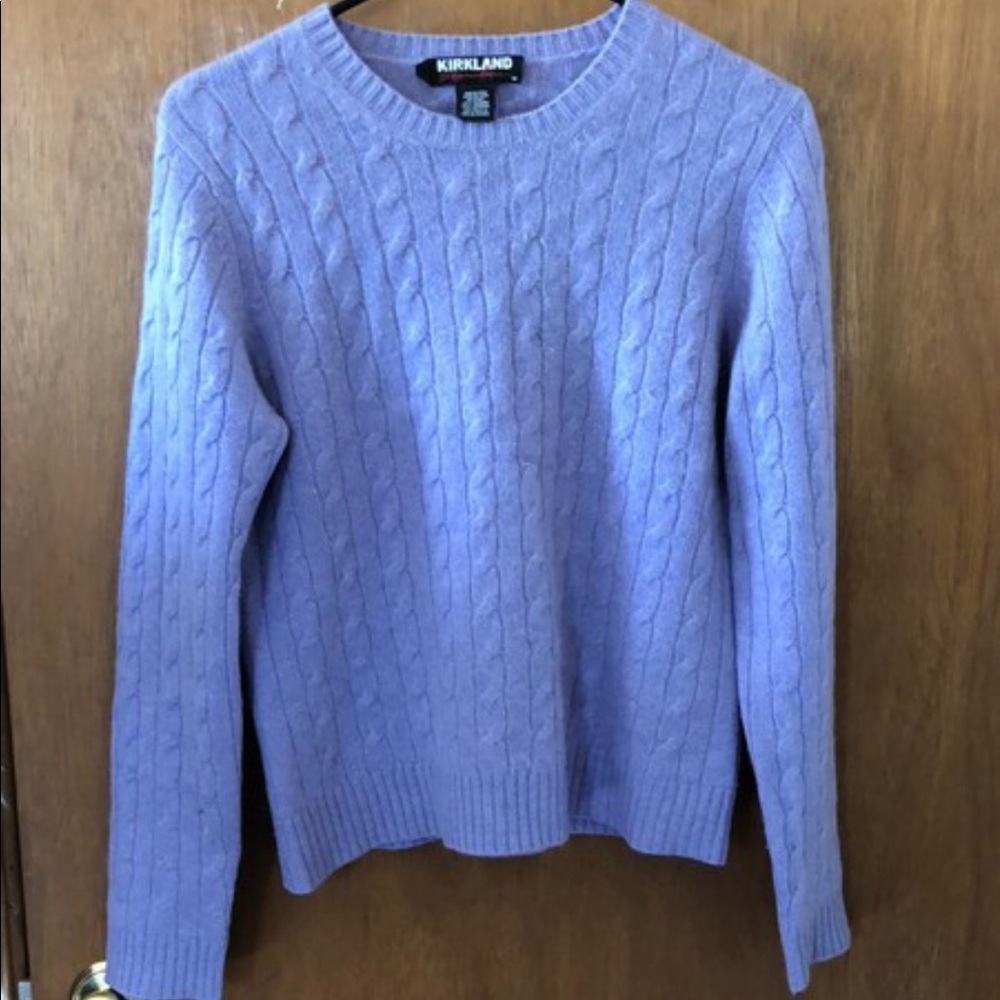 Cashmere sweater in lavender